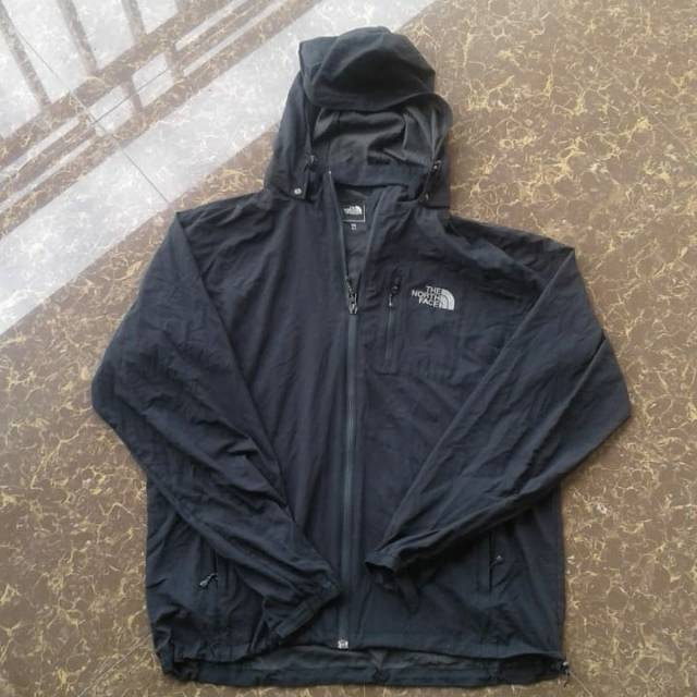 Jaket outdoor the north face parasut