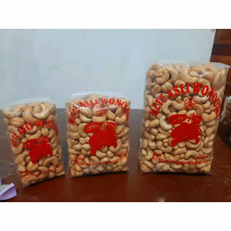 kacang mete asli wonogiri kemasan 250 gram. 500 gram. 1 kilogram