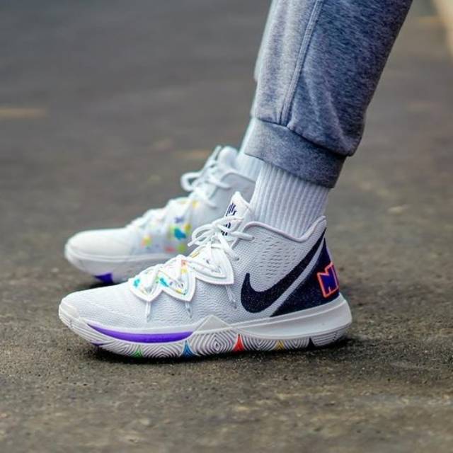 Kyrie Irving debuts Kyrie 5 'Ikhet' signature shoe on Christmas