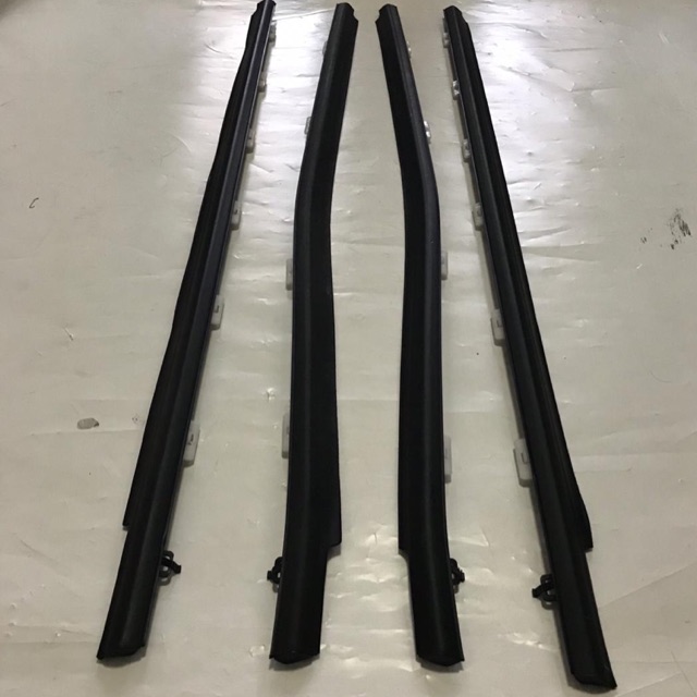 Karet Pelipit List Kaca Weather Strip Honda Mobilio BRV