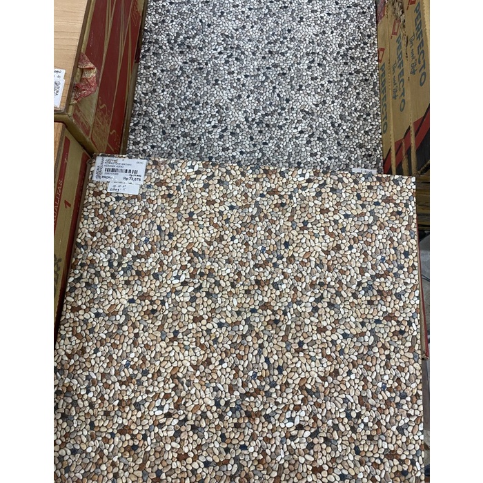 Jupiter Keramik Lantai Keramik Kamar Mandi Keramik Teras Keramik Garasi Keramik Motif Batu Riverstone Grey / Riverstone Brown 40x40