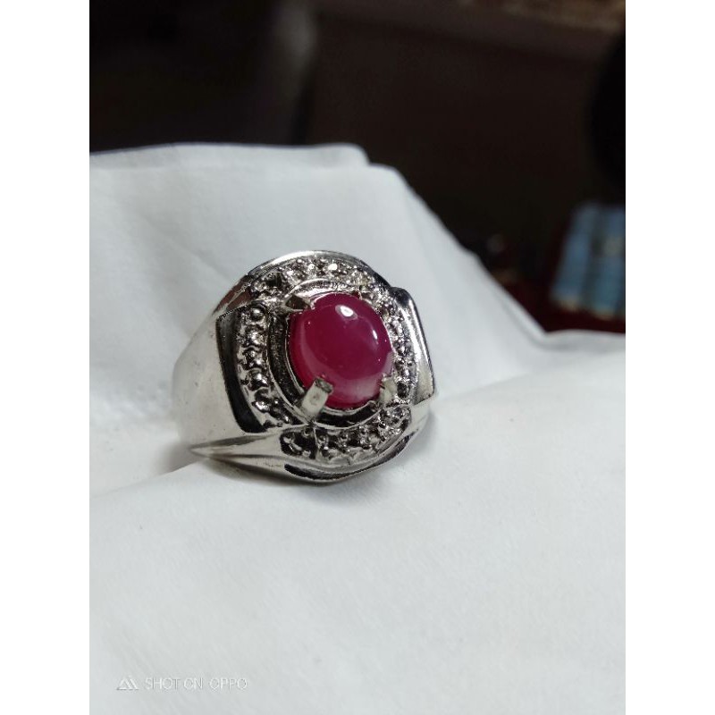 batu cincin ruby Madagaskar