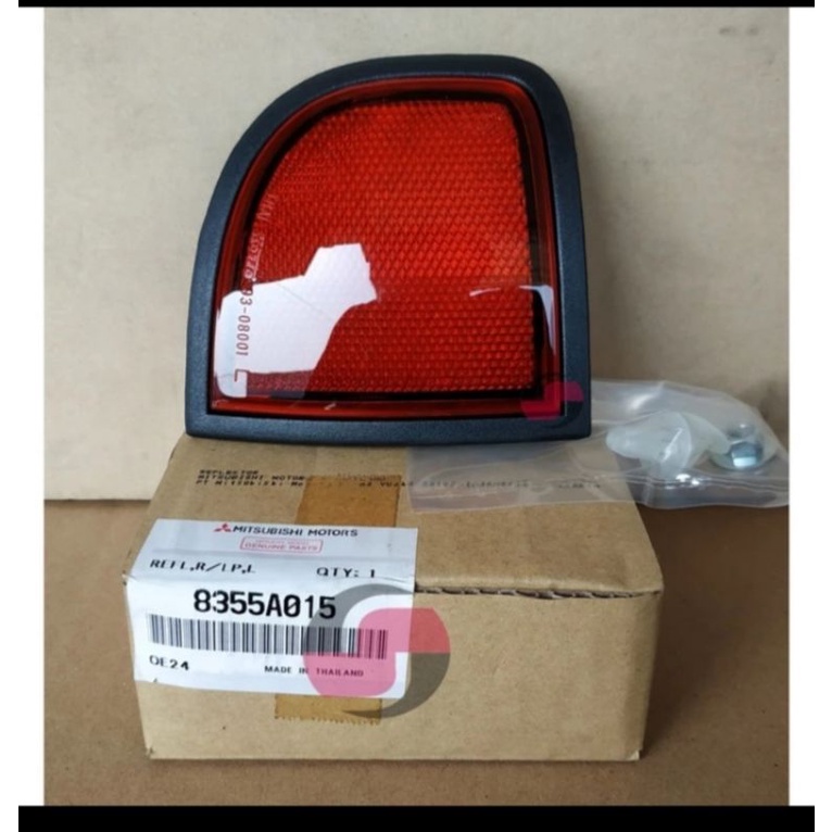 Reflektor bemper Belakang  Mitsubishi Triton original