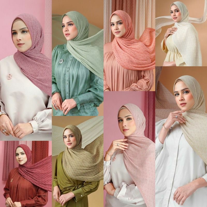 TAPIS PLEATED SHAWL BUTTONSCARVES NADA FIS DISNEY WONDERLAND TAPIS EMBOS