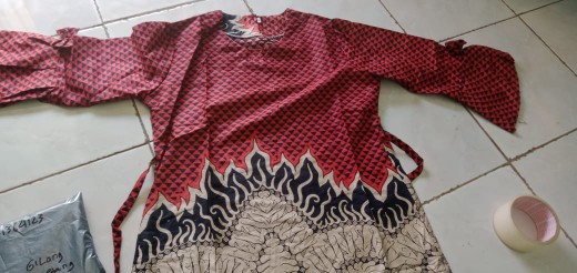 Couple Batik Bisa Pisah Bayar Di Tempat