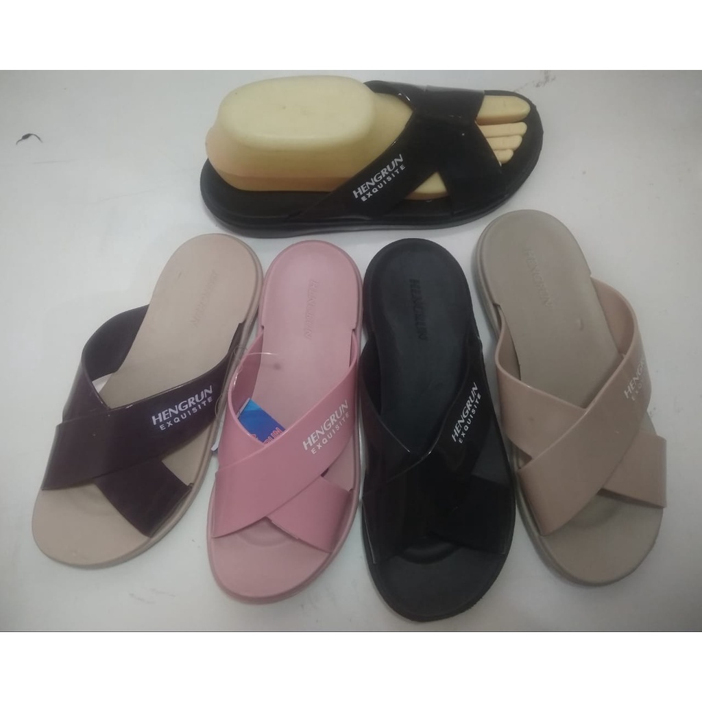 SENDAL SLOP WANITA/SENDAL KARET/SENDAL TRENDY