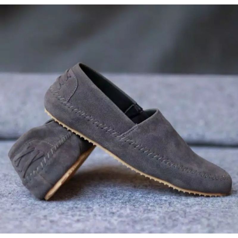 HIGHLAND BLACK |WOLF x COZY| Sepatu Slip on Pria Santai Casual Formal Suede Kerja Simple