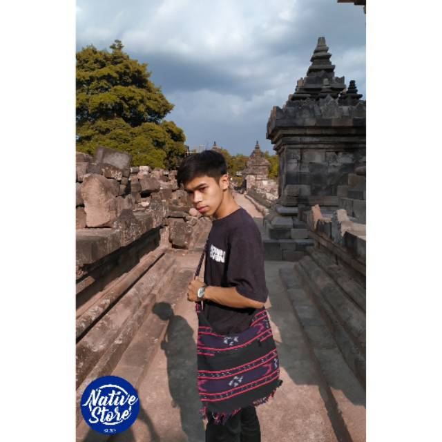 Tas selempang tenun