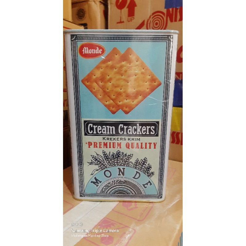 Monde cream crackers