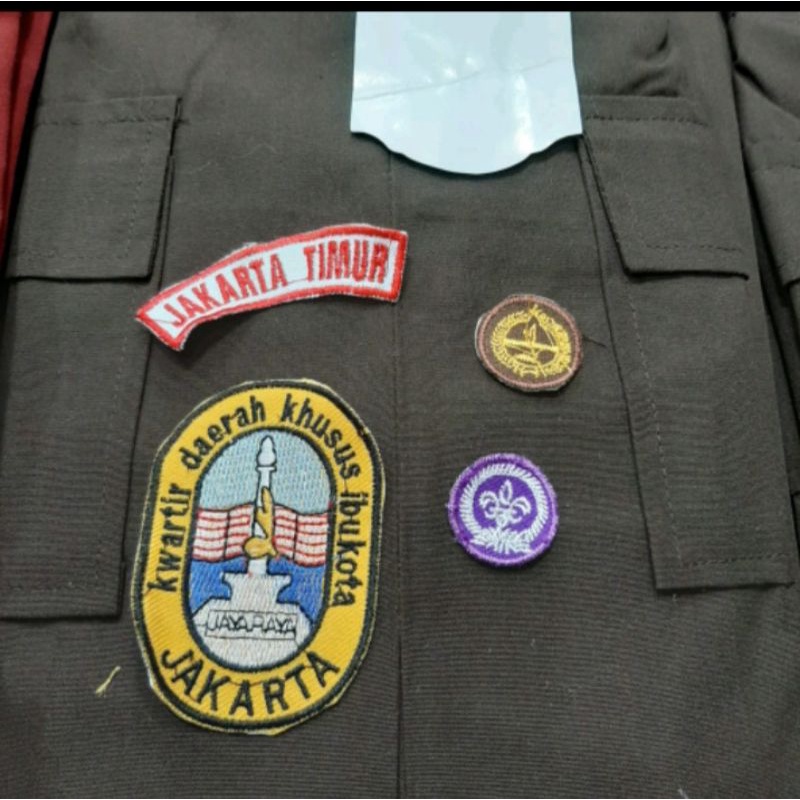 badge pramuka 1 set laki dan perempuan