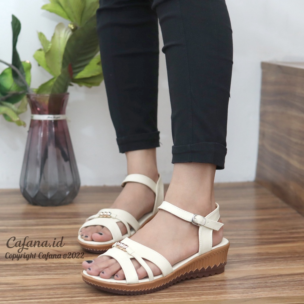 Sandal Wedges Wanita Anggita SDW350
