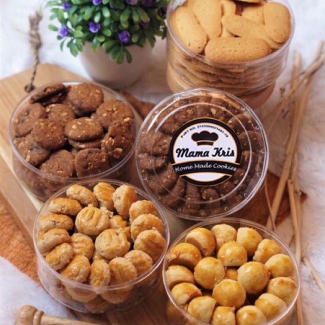 

Kue kering "MAMA KRIS