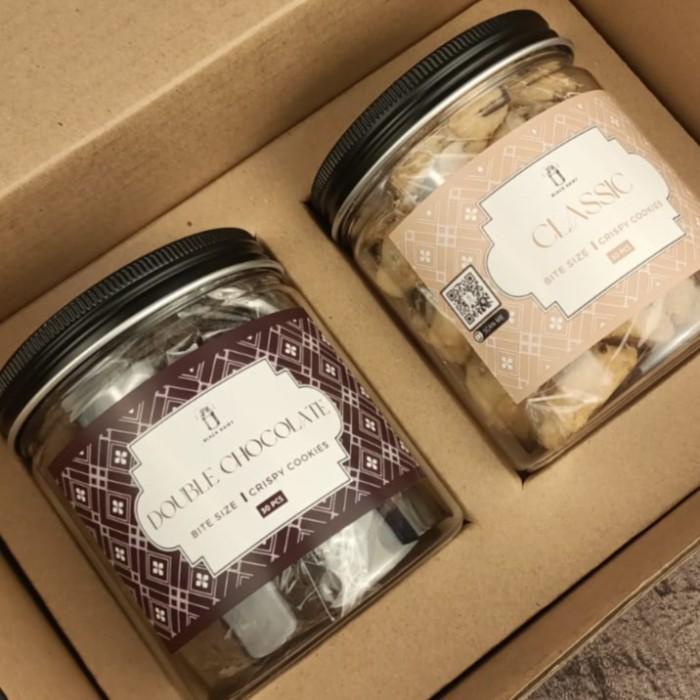 

SEASONAL HAMPERS SOFT COOKIES, COOKIE JARS, DESSERT BOX (MEDIUM)