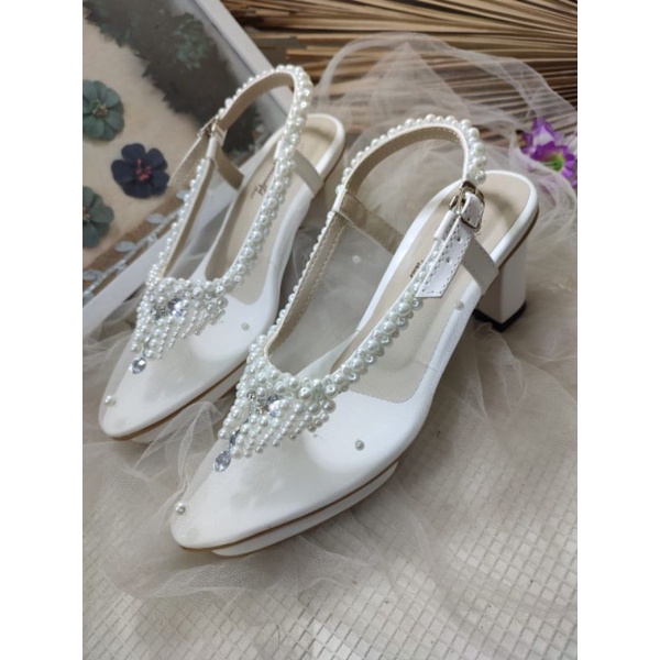 sepatu rafaizoutfit Clarisa putih tinggi 7cm tahu