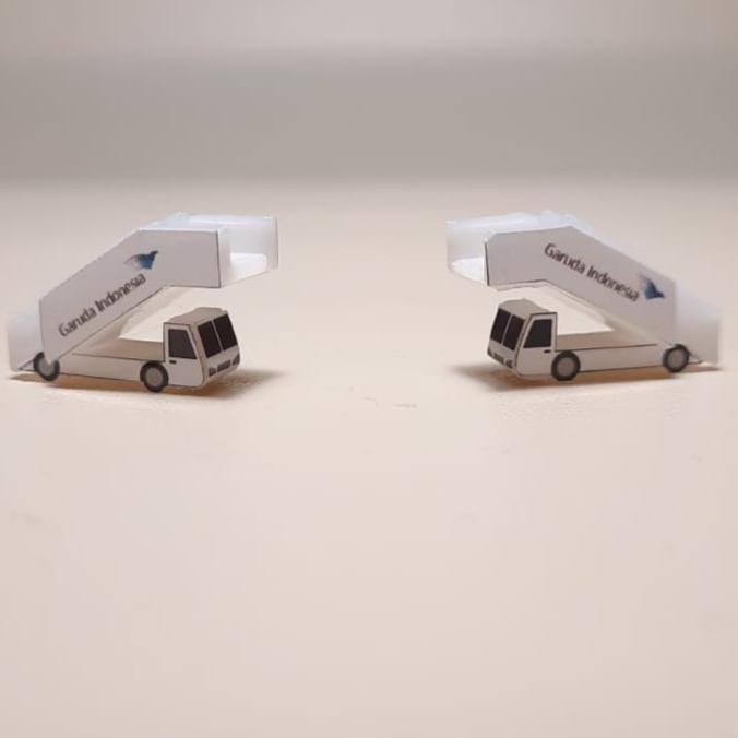 Diskon 2 pcs Diecast GSE Tangga pesawat skala 1:400 - Garuda