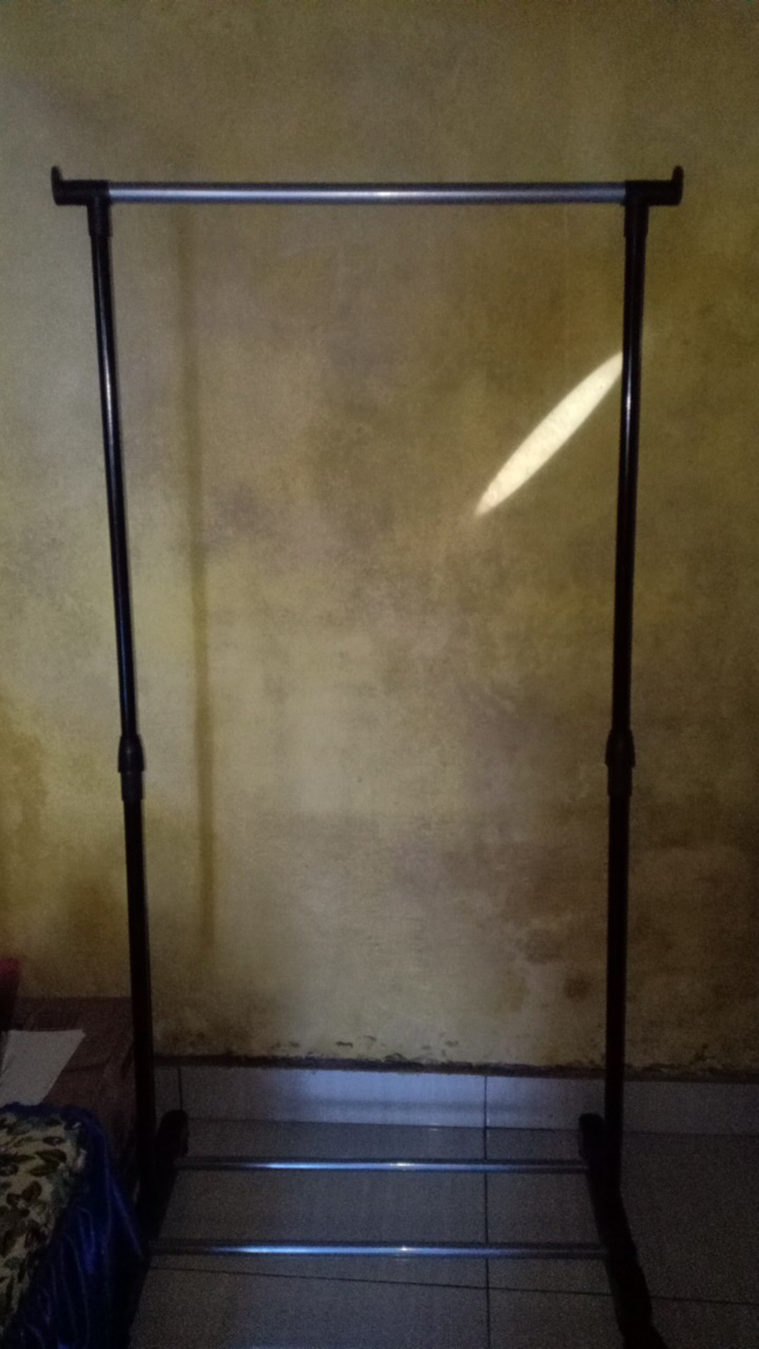 Termurah Stand Hanger Portable Tanpa Lengan Serbaguna