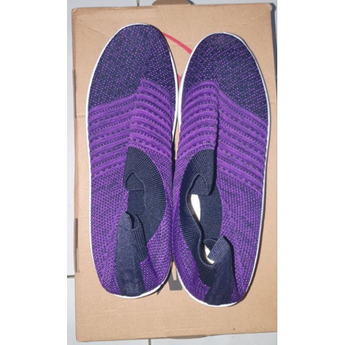 Rusher sneaker wanita slip on