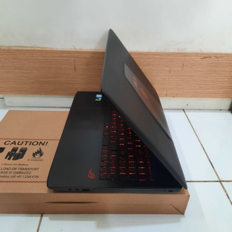 Laptop Gaming Asus ROG GL552VXK Cor i7-7700HQ Ram 8GB/SSD 128GB+HDD 1TB Nvdia Geforce GTX950M Keyboard backlight FHD IPS