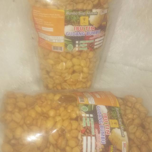 

Ibu Tin Kacang bawang / kacang kojin khas Betawi 200gr