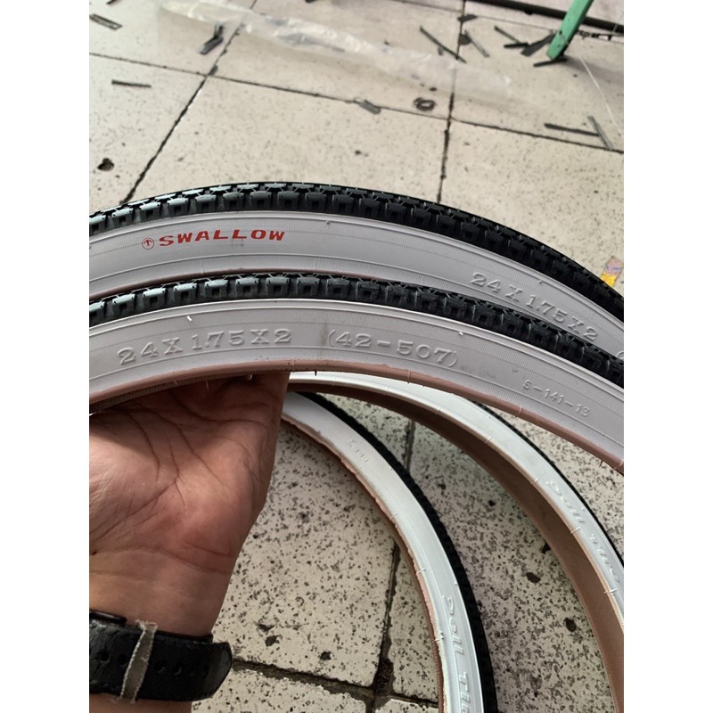 ban luar sepeda ukuran 20 x 1.75 swallow lis putih mini minion folding bmx