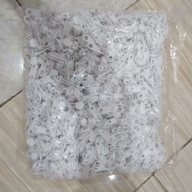 Kepala Resleting plastik no 3