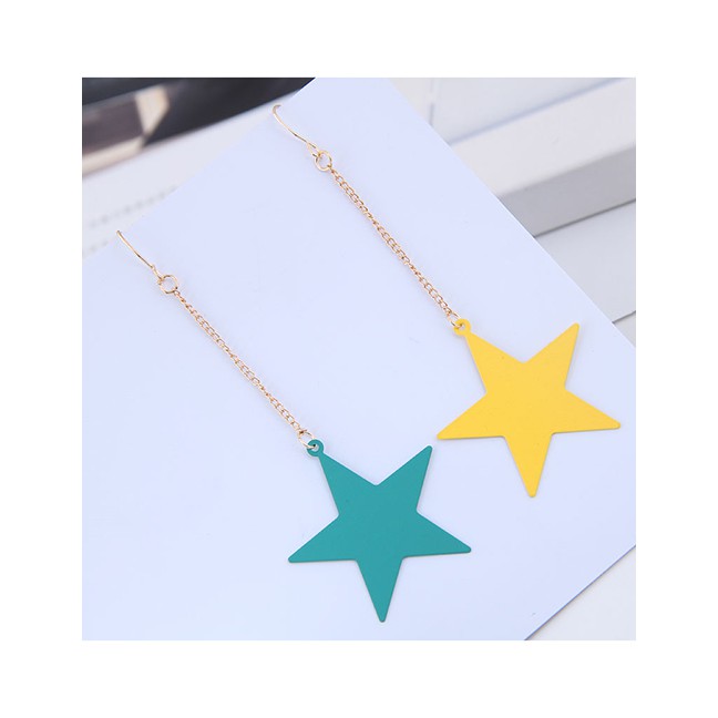 LRC Anting Tusuk Fashion Yellow + Green Metal Contrast Five-pointed Star Earrings A58852