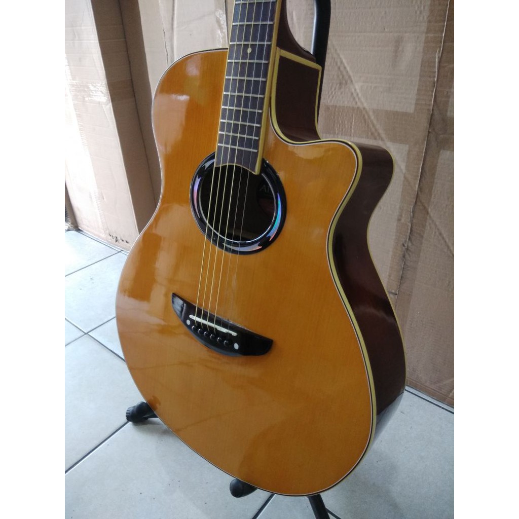 Gitar Akustik Merk Yamaha Tipe APX 500 Warna Natural Trusrod Jakarta Murah