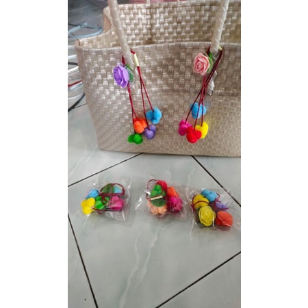 Pom pom tas anyaman