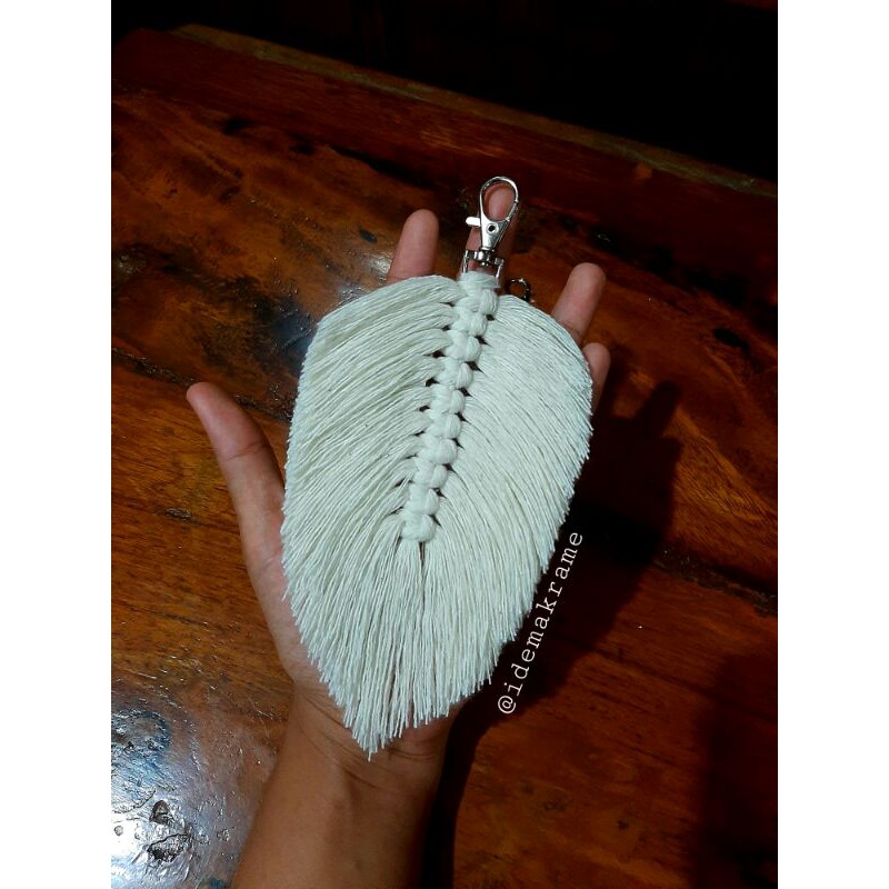 Large Macrame Leaf Keychain/Gantungan kunci daun besar/Bag Charm