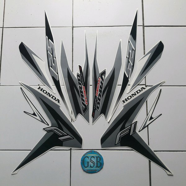 stiker motor vario techno 125 fi 2013 putih