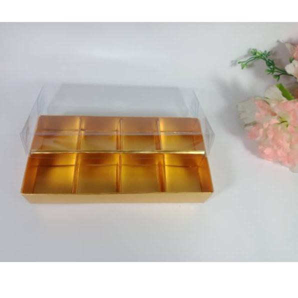 

Model Baru-351 Box coklat praline sekat 8
