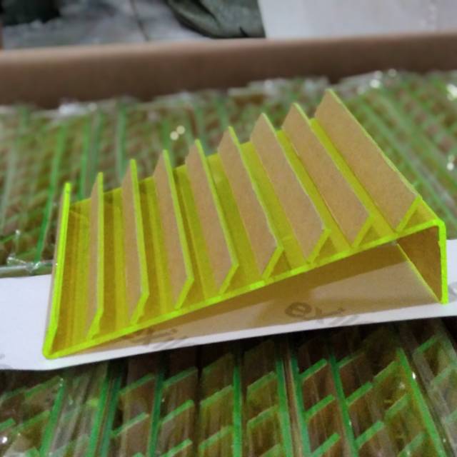 

Akrilik pajangan kartu perdana / voucher hijau stabilo cahaya murah