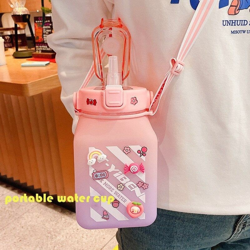 Botol Minum Gradiasi Gemoy Kotak Kapasitas 1.5L Free Sticker 2D &amp; 3D