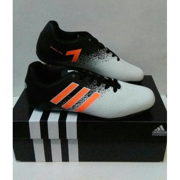 Sepatu Futsal Adidas Ace V White
