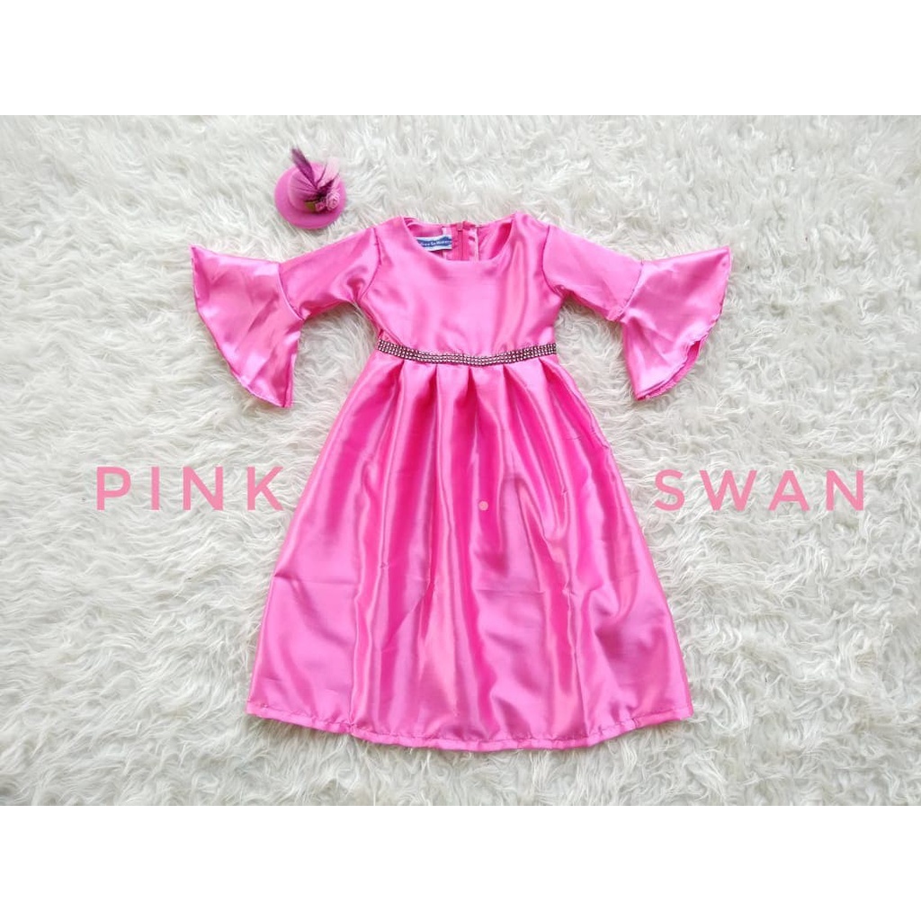 GAUN SWAN/GAUN ANAK DAN DEWASA/GAUN PESTA KEKINIAN/GAUN DISNEY/GAUN WEDDING TERBARU/GAUN TEROMPET/GA