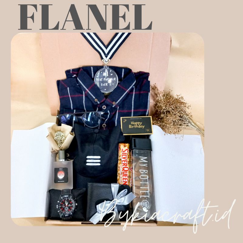 

Hampers kado Cowok Flanel / Kado Cowok Ulang Tahun /Hampers Cowok black Edition / Gift Box Birthday Gift /Hampers Cowok kekinian Murah / Kado Wisuda / Hampers Lebaran / Parcel Lebaran