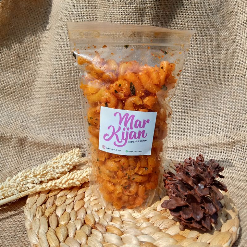

Makaroni pedas daun jeruk