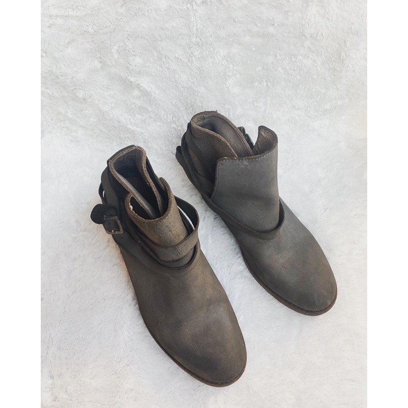 ❤️SALEEEEE❤️HAND CRAFTED  Preloved sepatu boots kulit wanita size 37 condition 80%  original