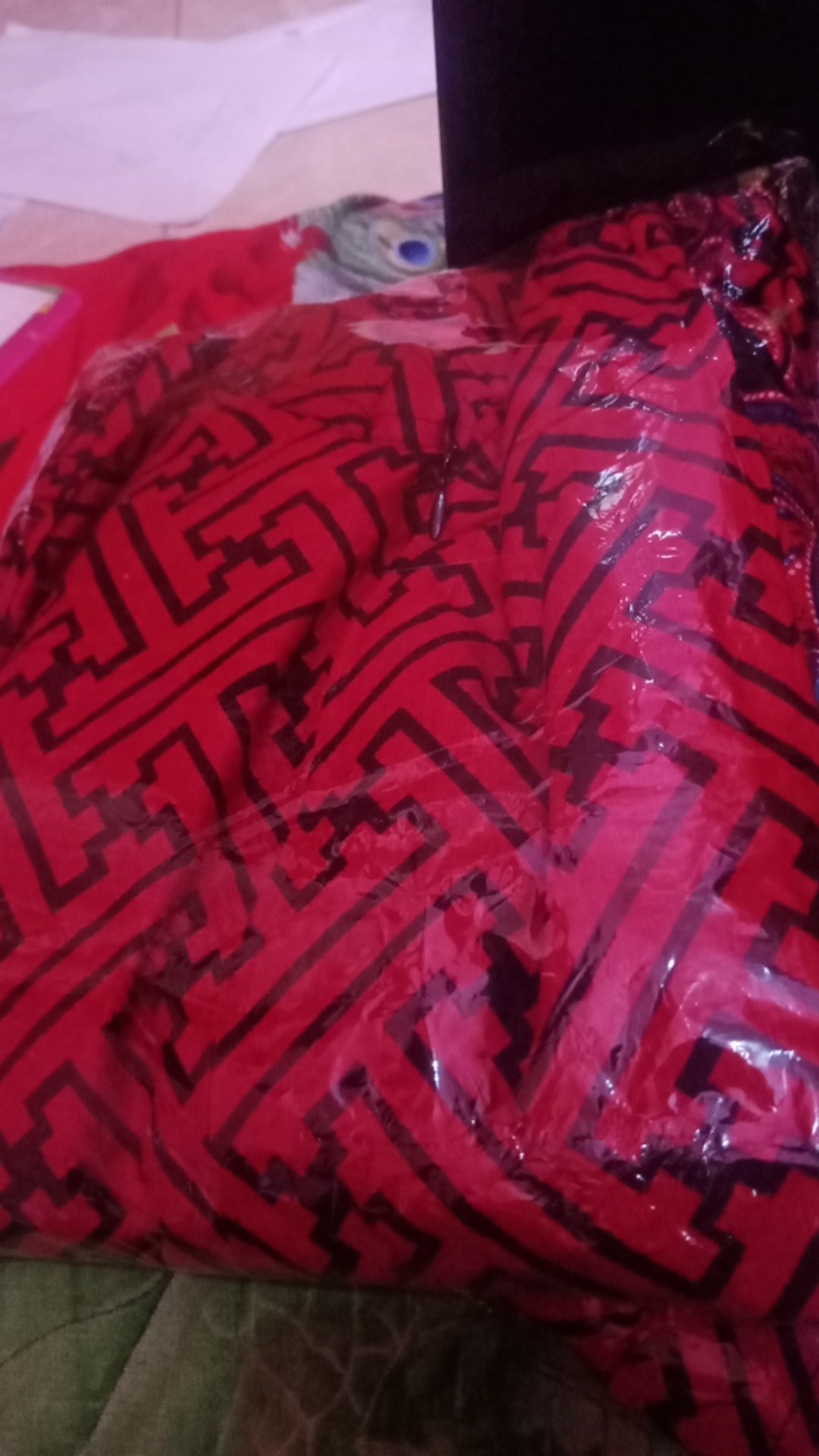 Batik Couple Keluarga 2 Anak Cewek Dan Cowok Motif Pagar Bumi Merah Seragam Busui Terbaru