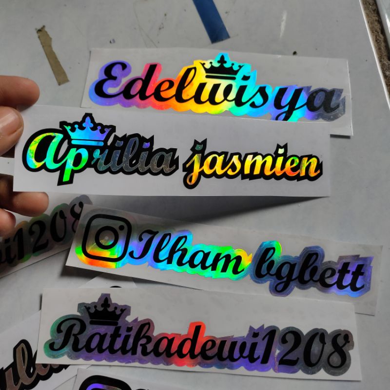 STIKER HOLOGRAM VIRAL MAHKOTA KING AND QUEEN. BISA CUSTOM NAMA.