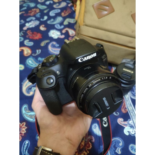 Canon 1300d dua lensa