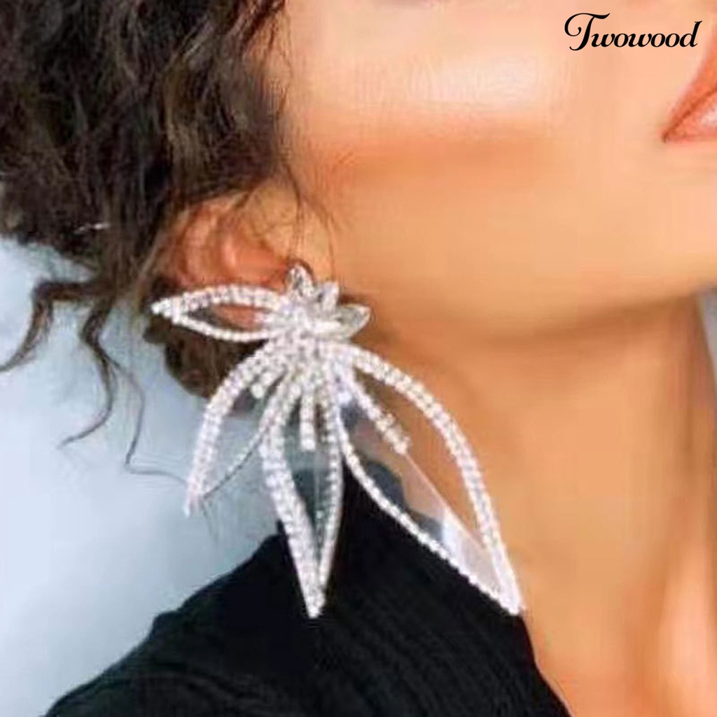 1 Pasang Anting Stud Desain Bunga Aksen Berlian Imitasi Gaya Eropa Amerika Untuk Aksesoris Pernikahan