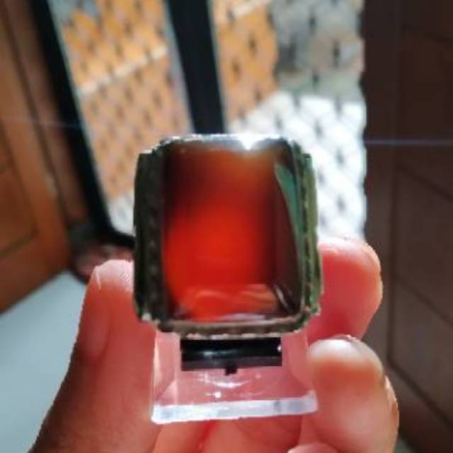 Batu yaman merah kecoklatan