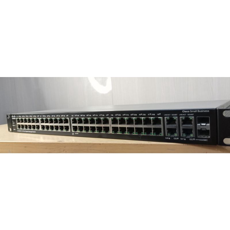 Cisco SG300-52 52-Port Gigabit Switch