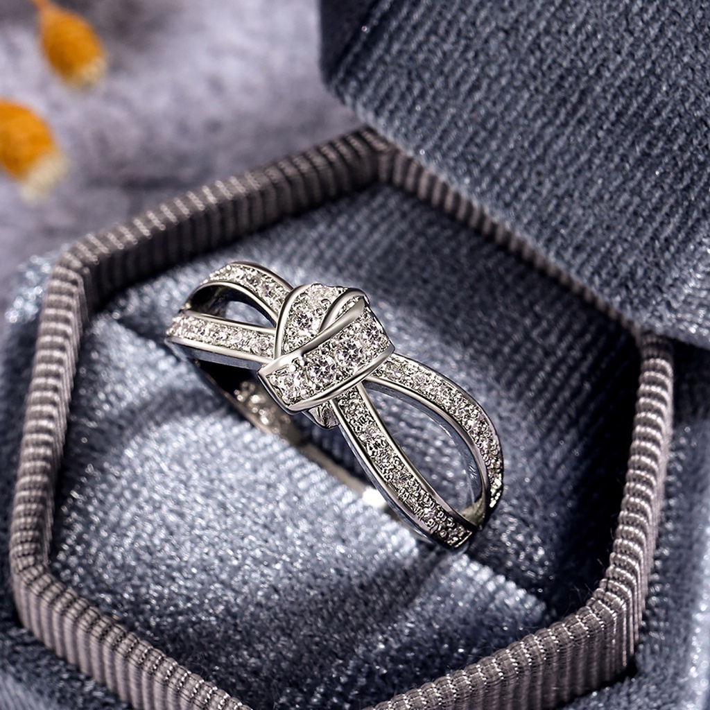 Hu Hu Hu Hu Hu Alat Bantu Pasang Kacamata♡ Cincin Bentuk Pita Aksen Berlian Imitasi Bahan Alloy Untuk Wanita