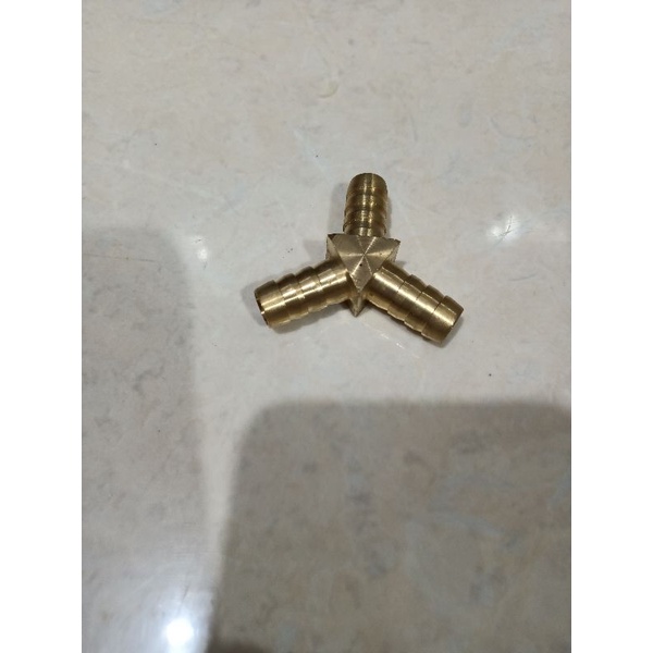 SAMBUNGAN SELANG CABANG 3 SAMBUNGAN SELANG KOMPRESOR GAS ANGIN CABANG 3 TIGA