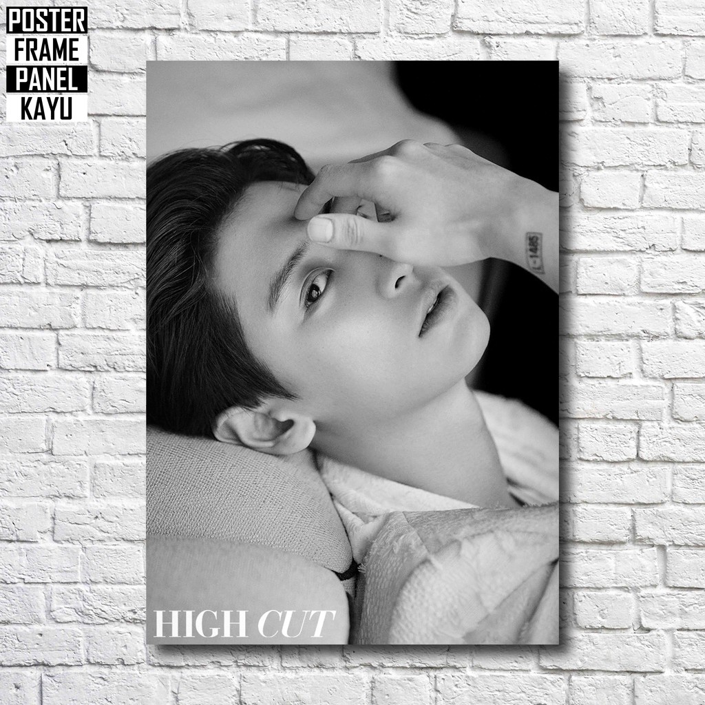 Poster EXO Chanyeol High Cut Frame Kayu Solid A4 CHY001