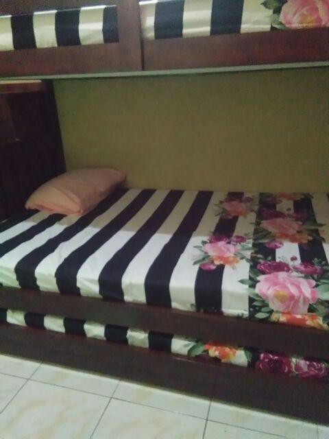 Sprei Single Kintakun Dluxe Flat 120x200cm/100x200cm T20cm 4kaki/3kaki Motif Minimalis Termurah
