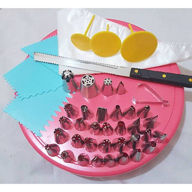 Paket dekorasi kue 33 pcs spuit, rusia, ball, korea, scraper,  spatula,  meja putar, paku mawar dll