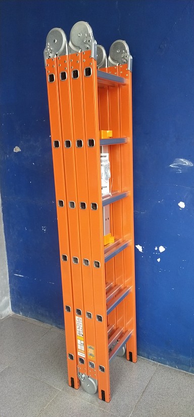 Tangga Bangunan Multifungsi / Multi Purpose Ladder blackfoot 4,6 M